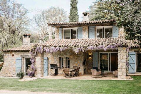 Maison à ROQUEFORT-LES-PINS