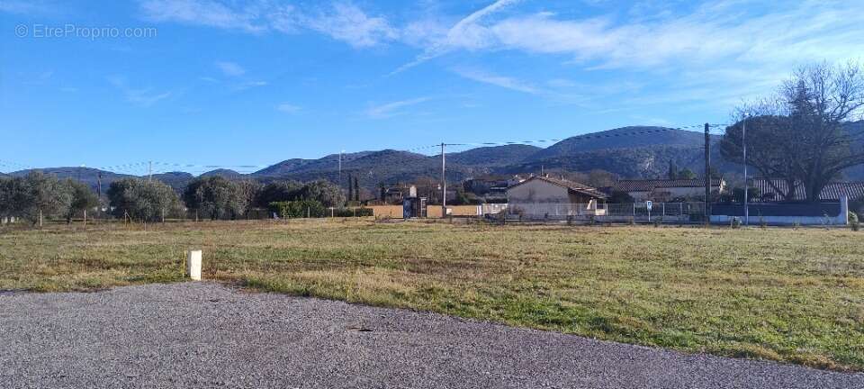 Terrain à VALLON-PONT-D'ARC