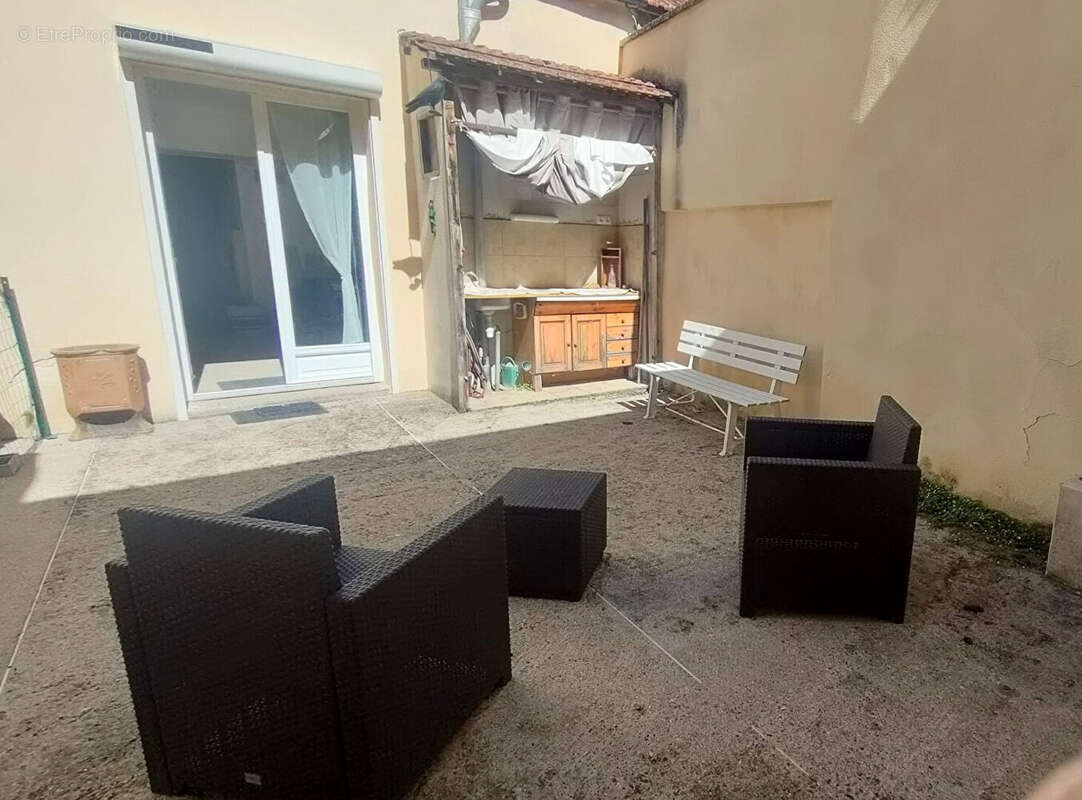 Maison à COULANGES-SUR-YONNE