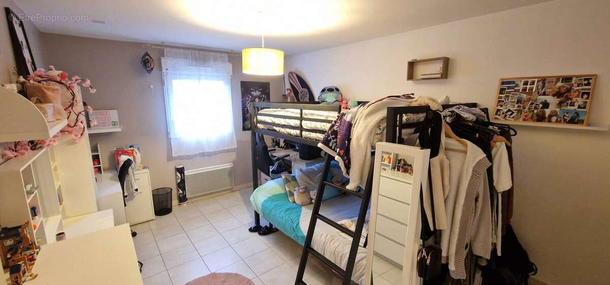 Appartement à ROQUEBRUNE-SUR-ARGENS