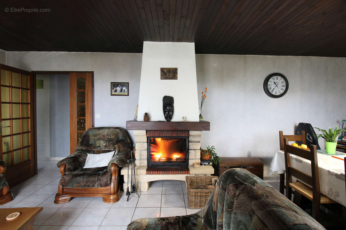 Maison à COLOMBEY-LES-BELLES