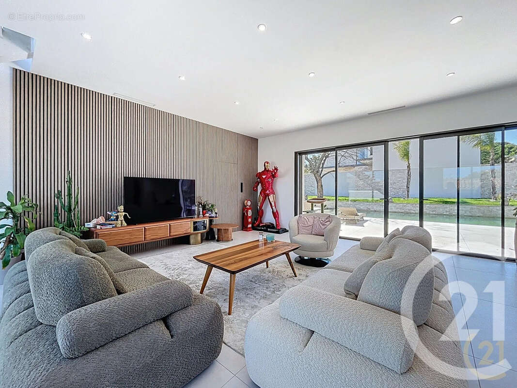 Maison 208 m² à Saint-Jean-De-Vedas  - photo 3