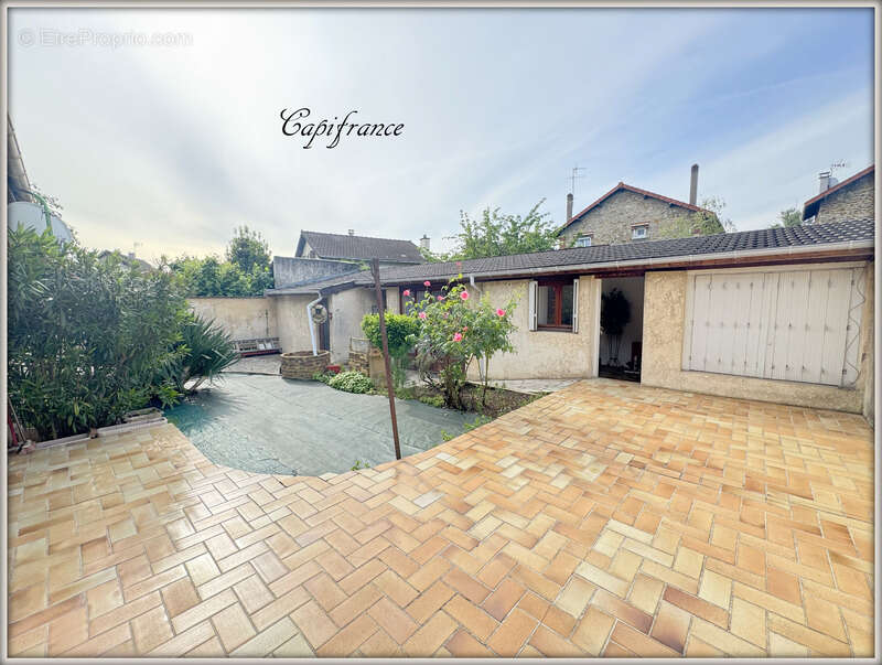 Maison à LE BLANC-MESNIL