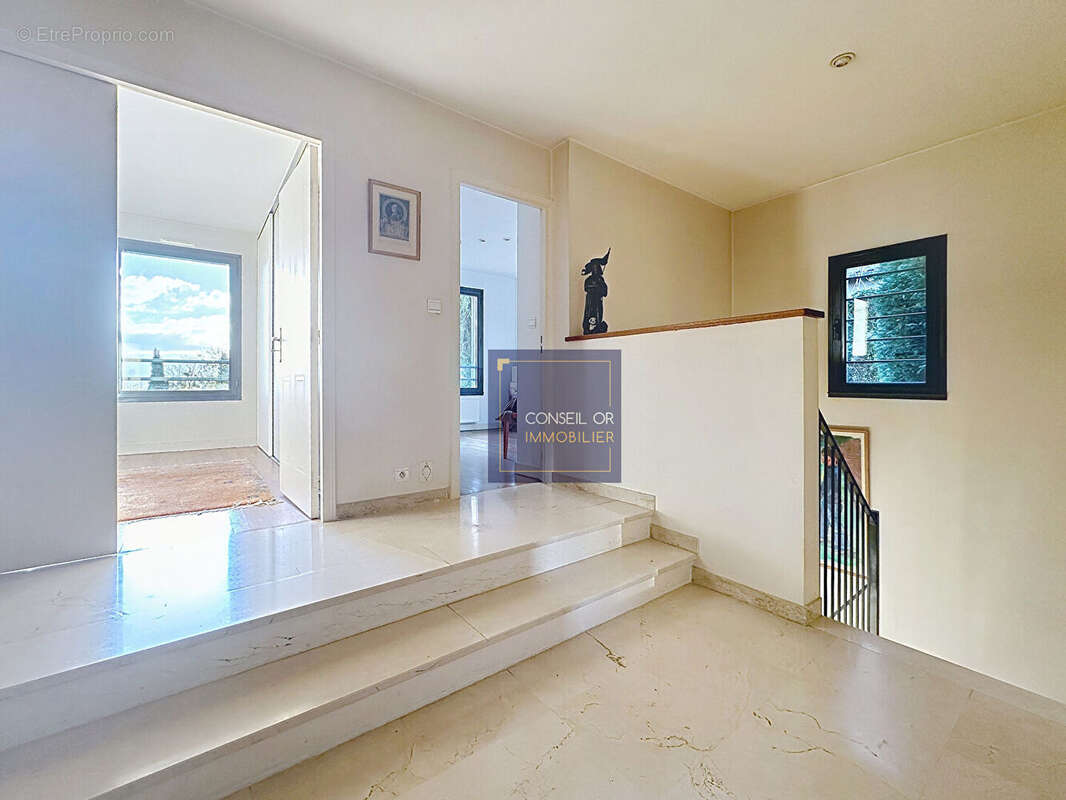 Appartement à LA MULATIERE