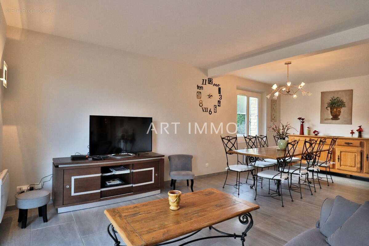 Maison à SAINT-SATURNIN-LES-APT