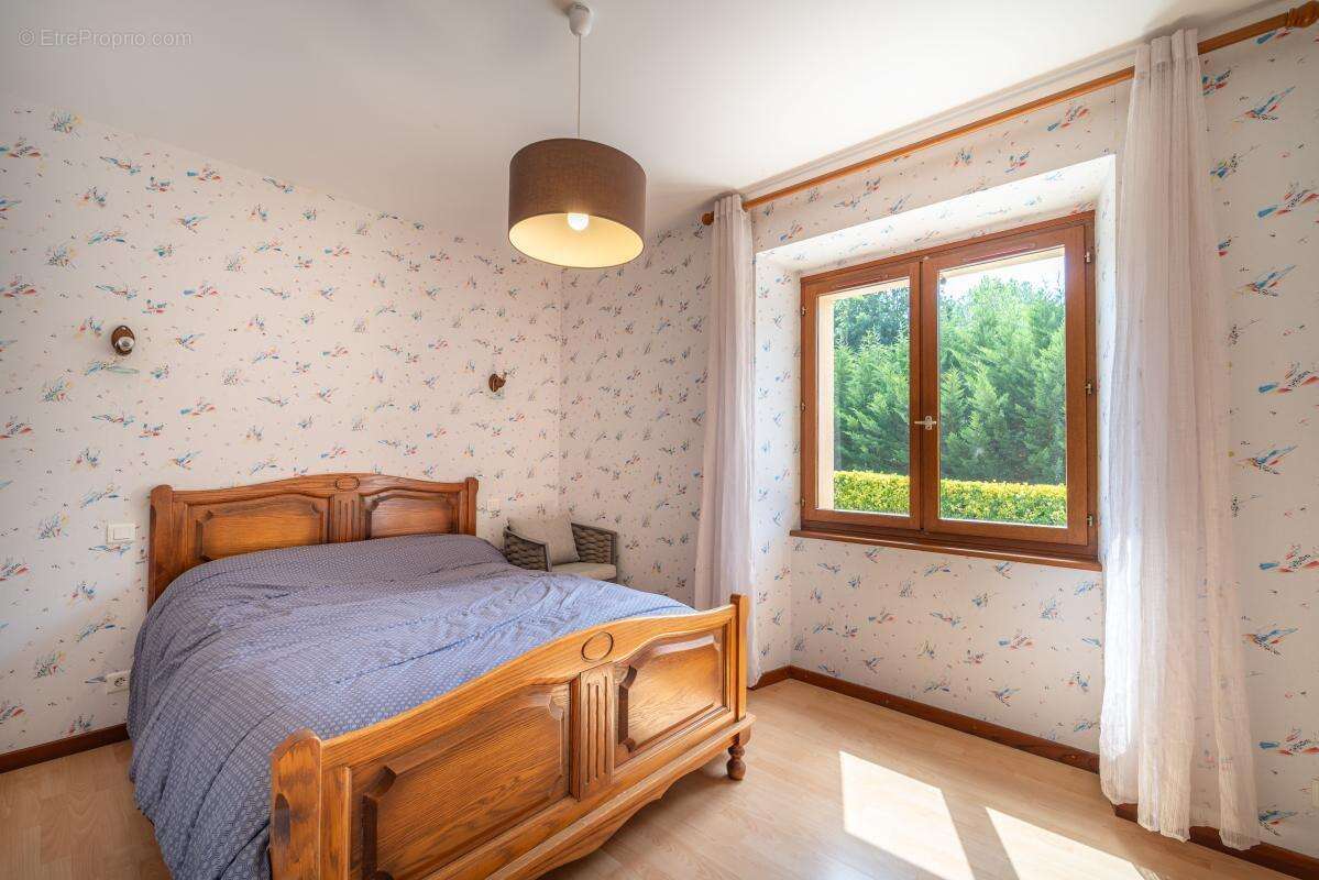 Maison 3 chambres avec grand terrain et prestations de qualité - photo 6