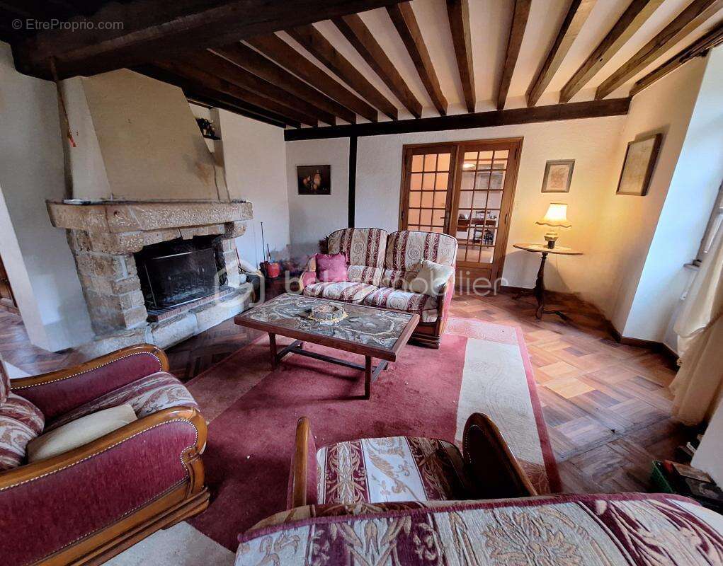 Maison à NEUVY-EN-SULLIAS