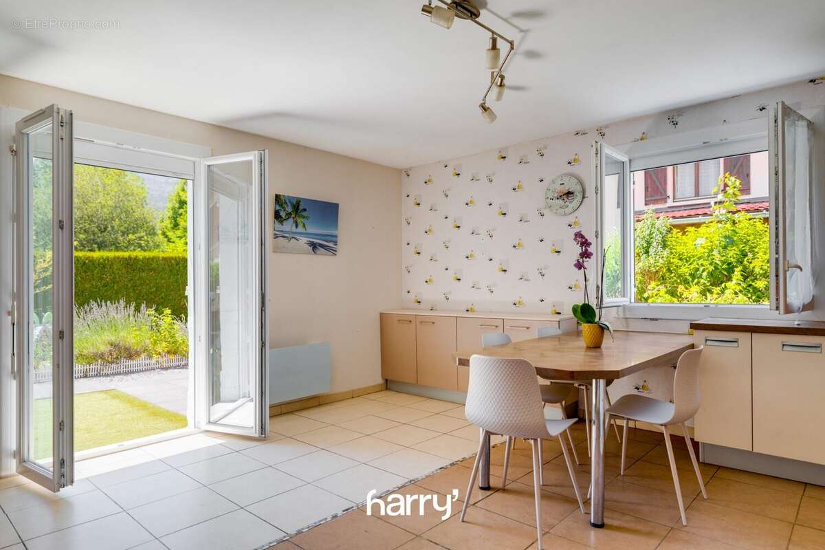 Maison 142 m² à Jougne  - photo 6
