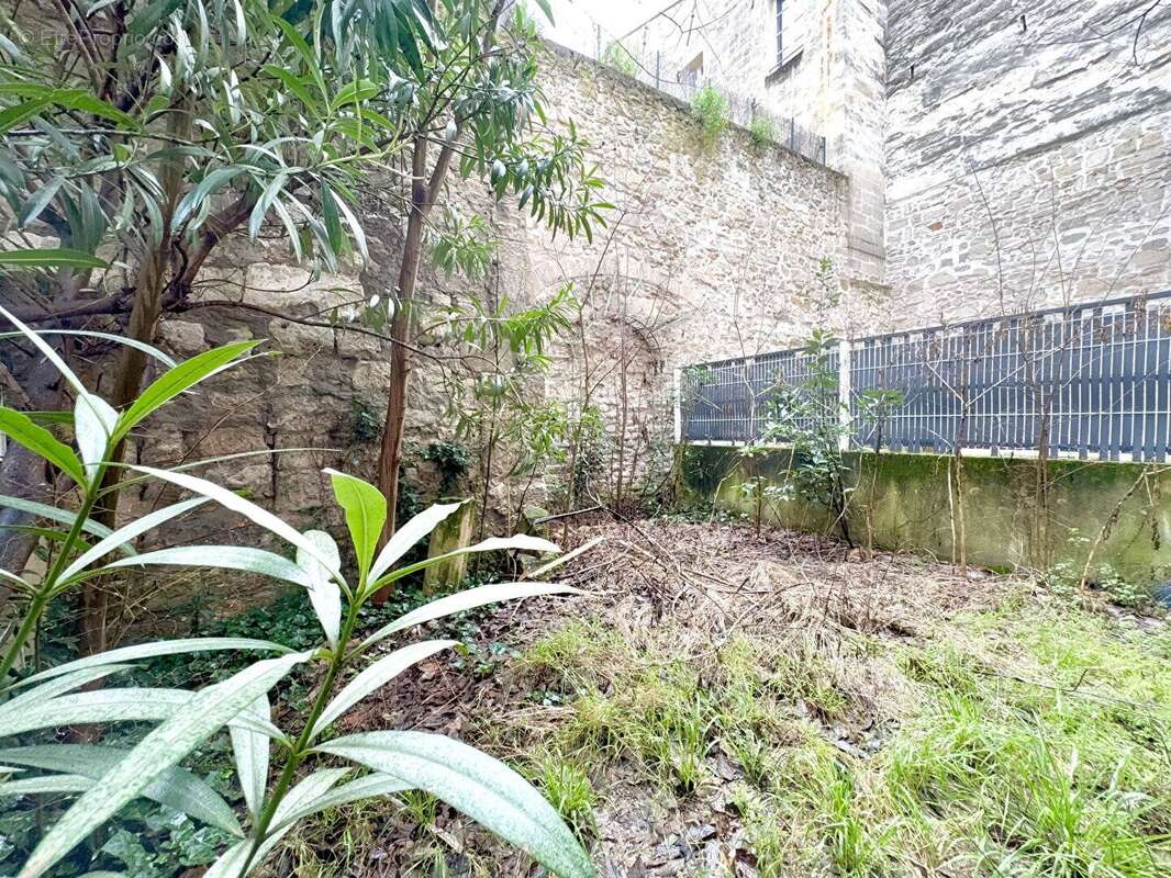 A Avignon intra-muros - Appartement 3 pièces 100 m2 - photo 5