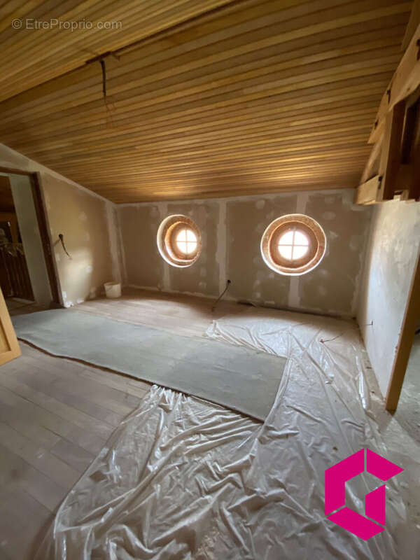 Maison à CHAMPAGNAC-LE-VIEUX