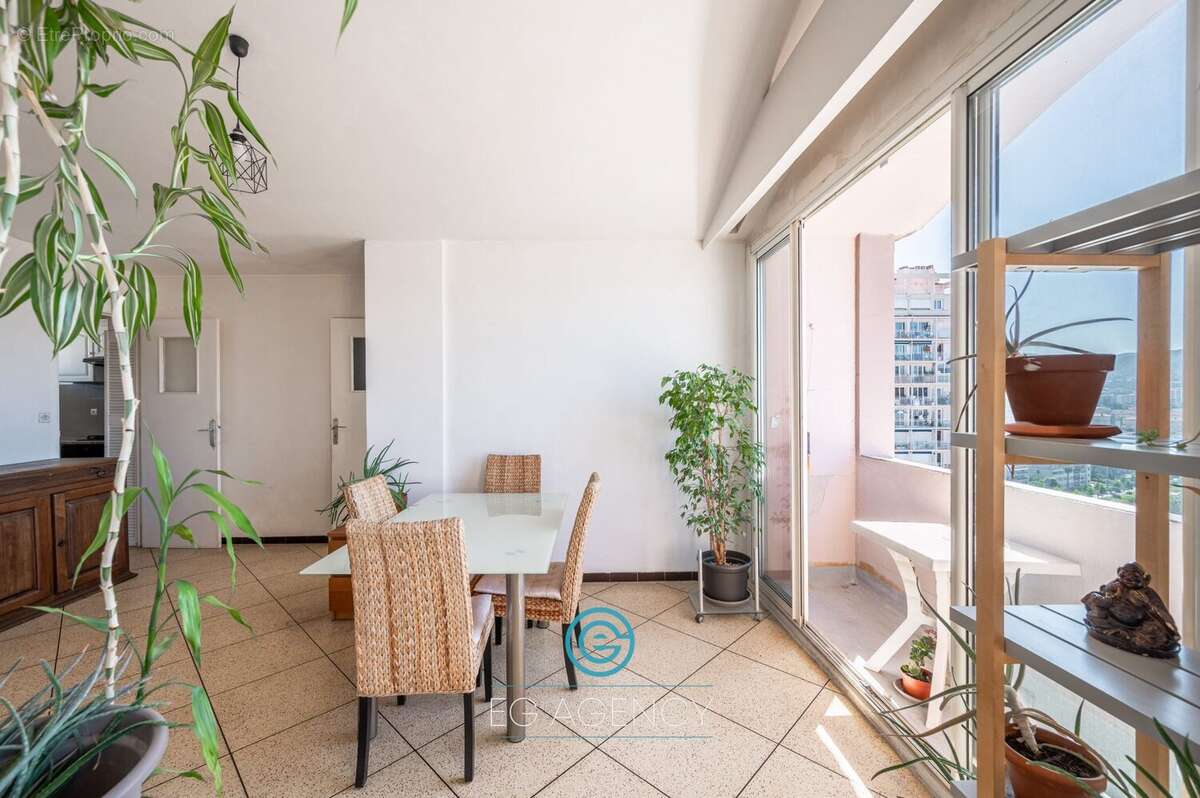 Appartement à MARSEILLE-9E