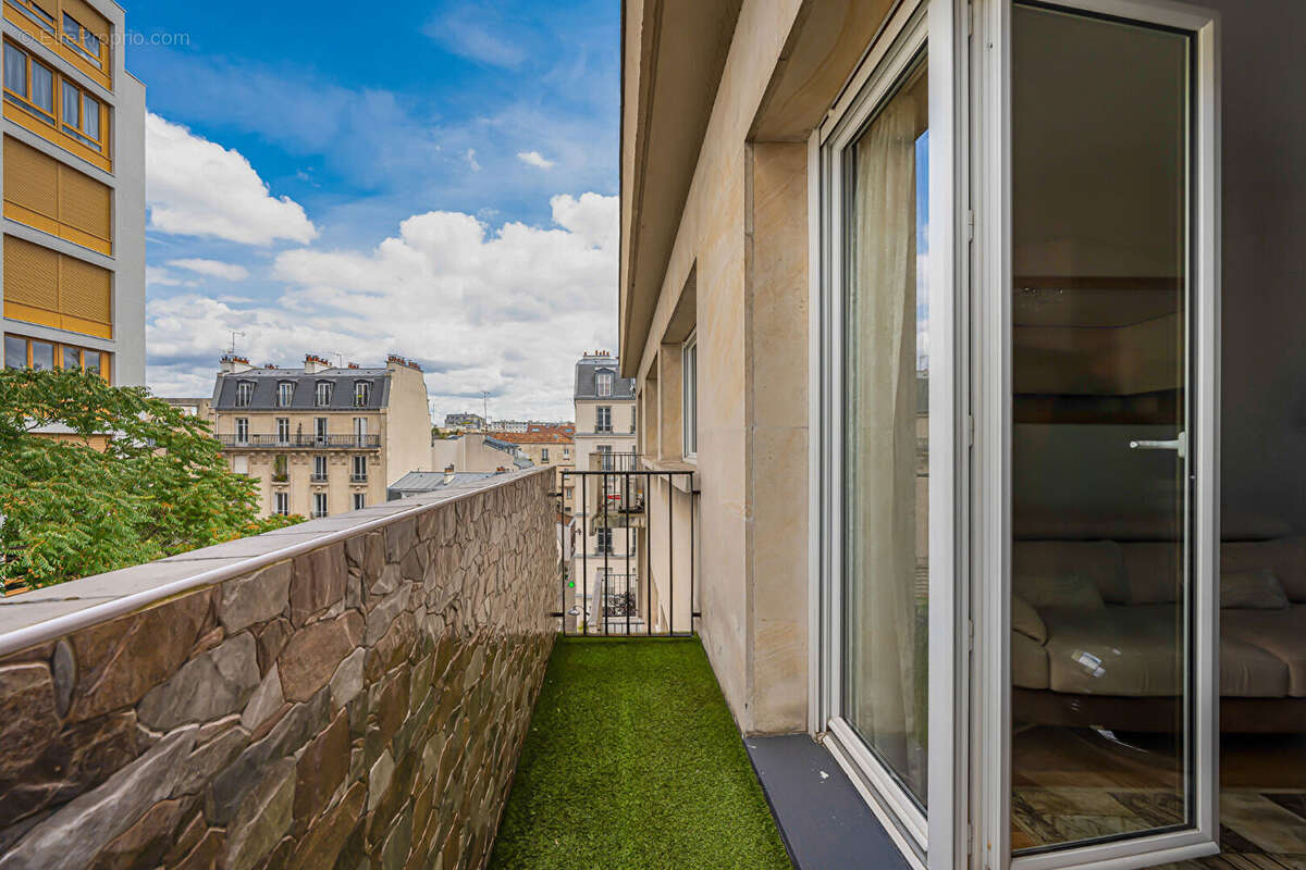 Appartement à PARIS-14E