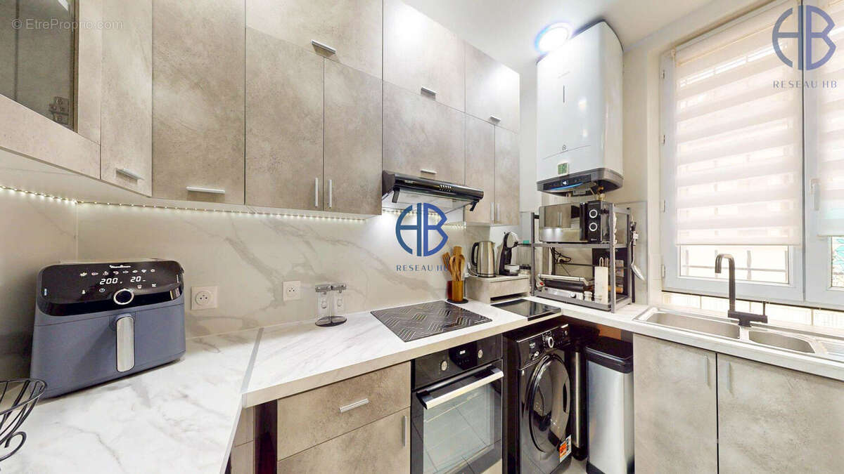 Appartement à PARIS-19E