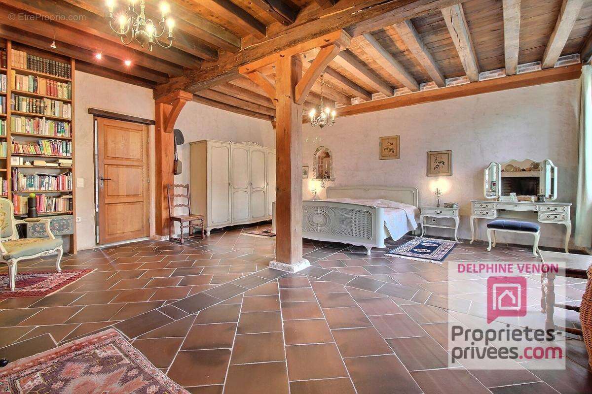 Exclusivité - Propriété avec beaucoup de cachet proche de Tigy ; Longère, Ecuries, piste d'entrainement, prés, bois et plan d'ea - photo 6