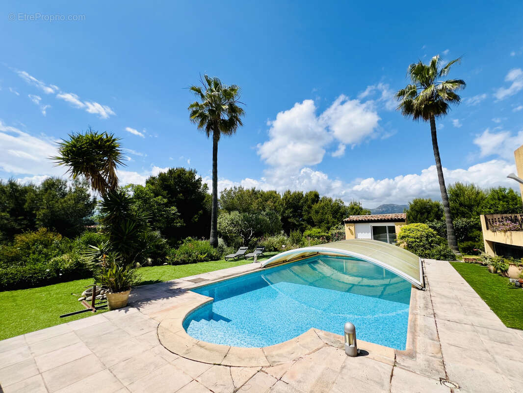 Maison à SAINT-LAURENT-DU-VAR