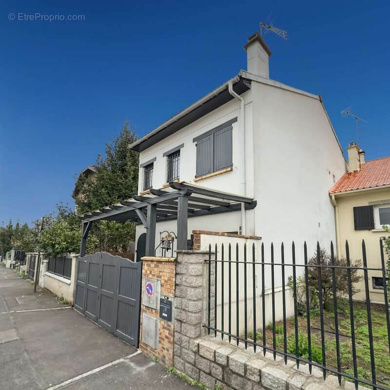 Maison à ROSNY-SOUS-BOIS