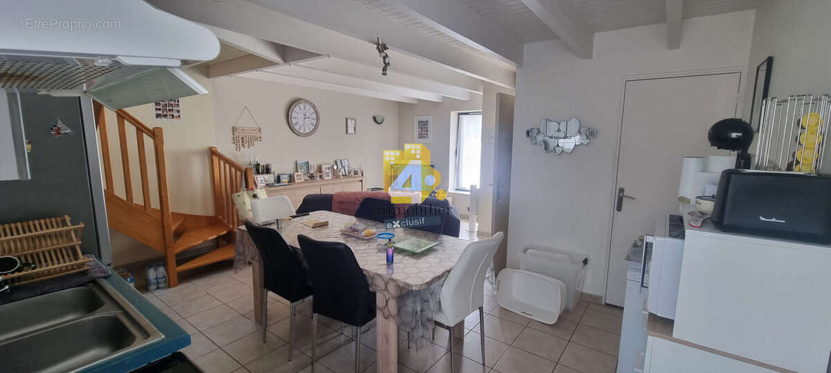 Maison à LA CHAPELLE-DES-MARAIS