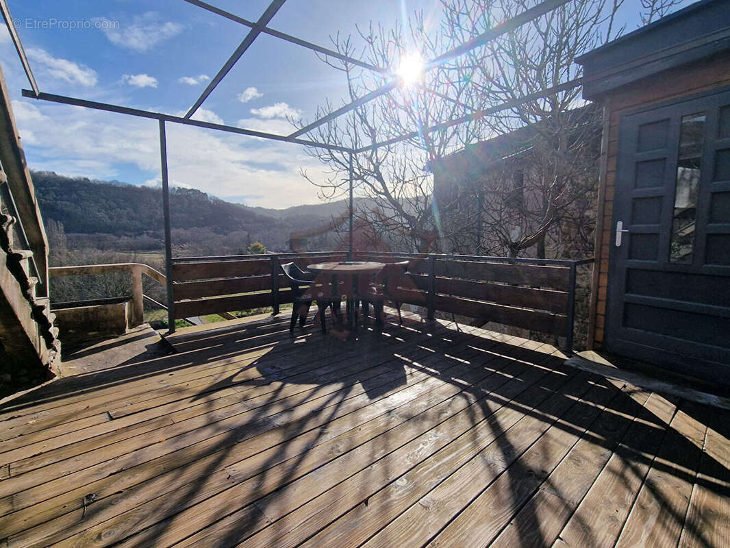 Maison atypique avec terrasse + cour avec une belle vue dégagée - photo 2