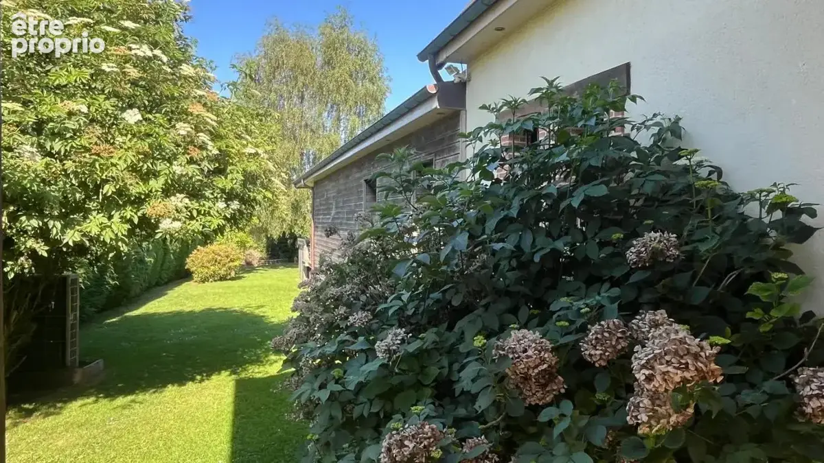 Maison familiale de 6 pièces avec véranda, sous-sol, spa de nage et jacuzzi, à 8 minutes de Bourg - photo 2