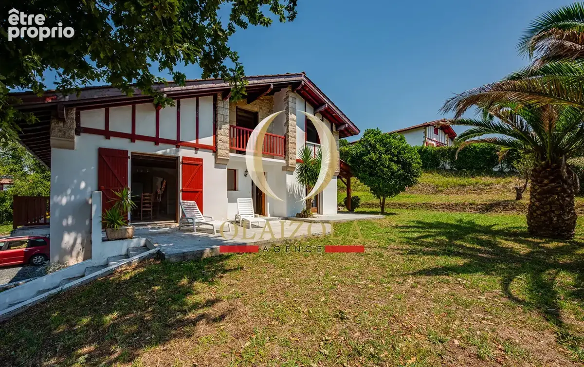 SAINT-PÉE-SUR-NIVELLE - Maison familiale à fort potentiel - photo 2