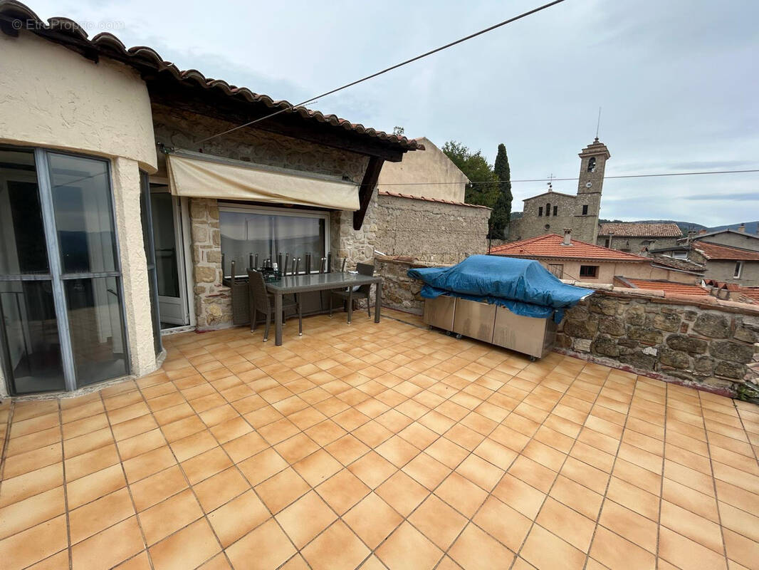 Appartement à COARAZE