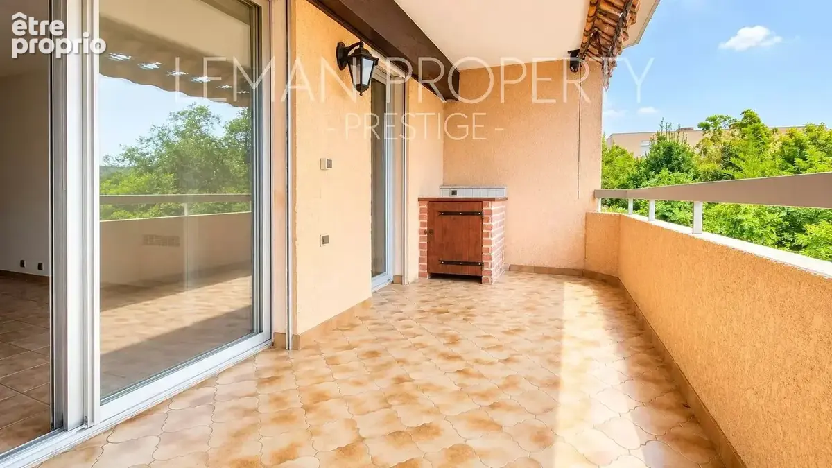 Appartement t3 , terrasse,parking et cave - photo 2