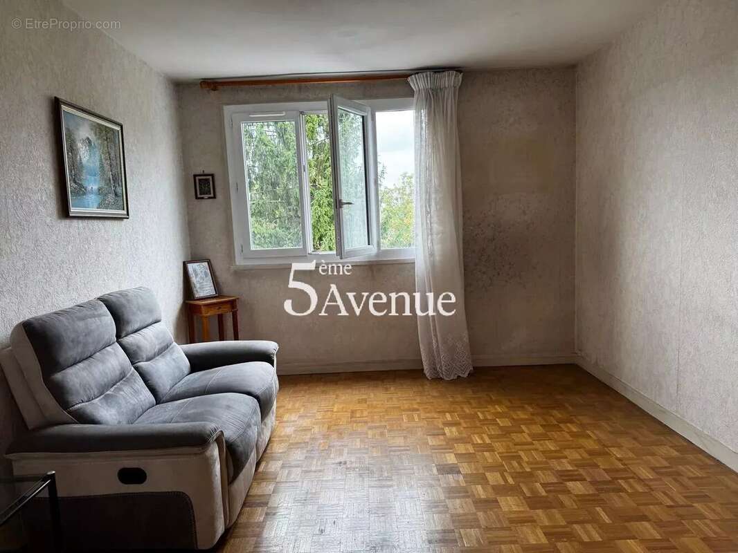 Appartement à SAINT-MAUR-DES-FOSSES