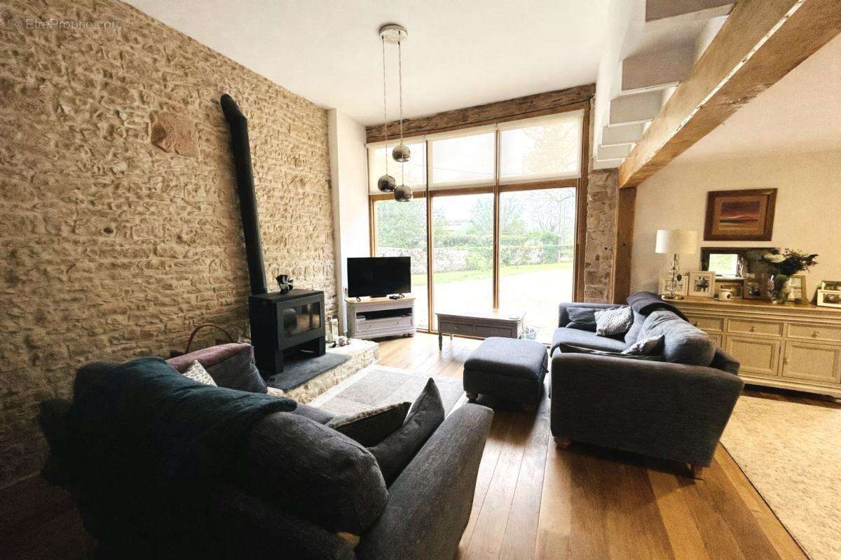 Maison à LIMALONGES