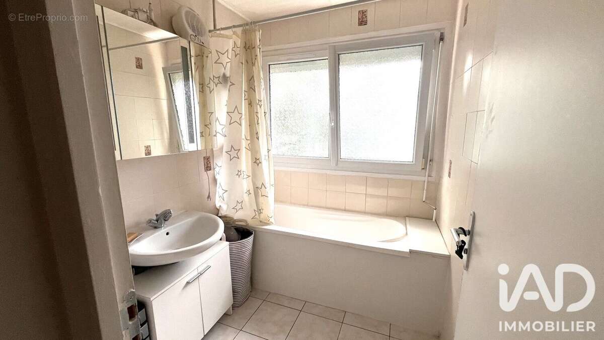 Photo 9 - Appartement à VILLENEUVE-LE-ROI