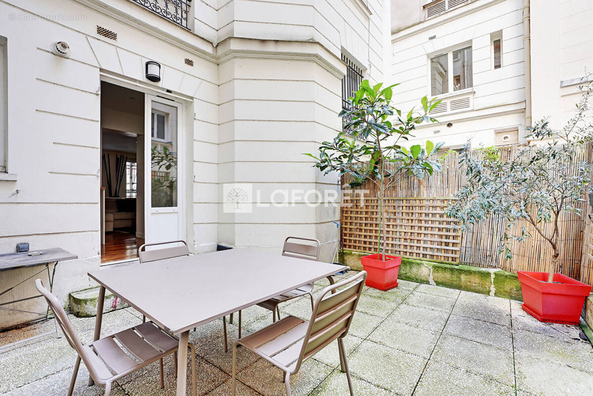 Appartement à PARIS-15E
