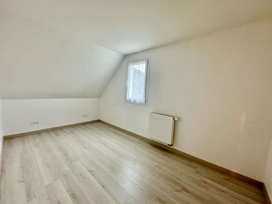 Maison à SAINT-FARGEAU-PONTHIERRY