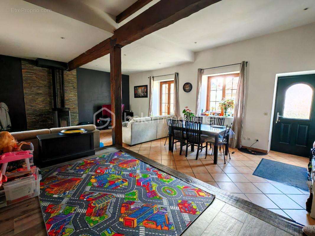 Maison à FAREMOUTIERS