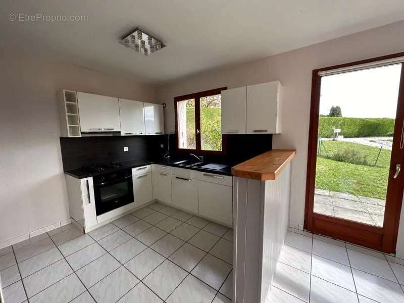 Maison à CRUSEILLES