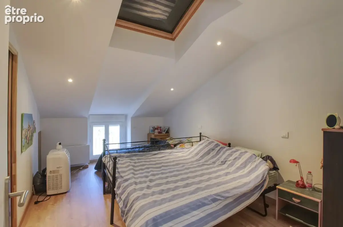 Maison en pierre au style moderne, située dans un joli village et implantée sur un beau terrain - photo 18