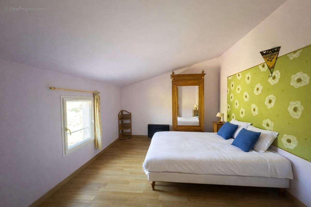 Maison 175 m² à Cucuron  - photo 14