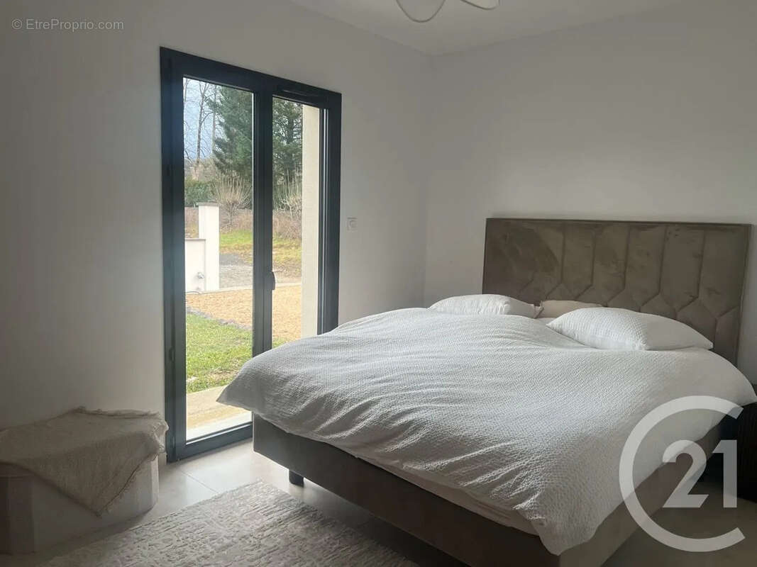 Maison à ARPAJON-SUR-CERE