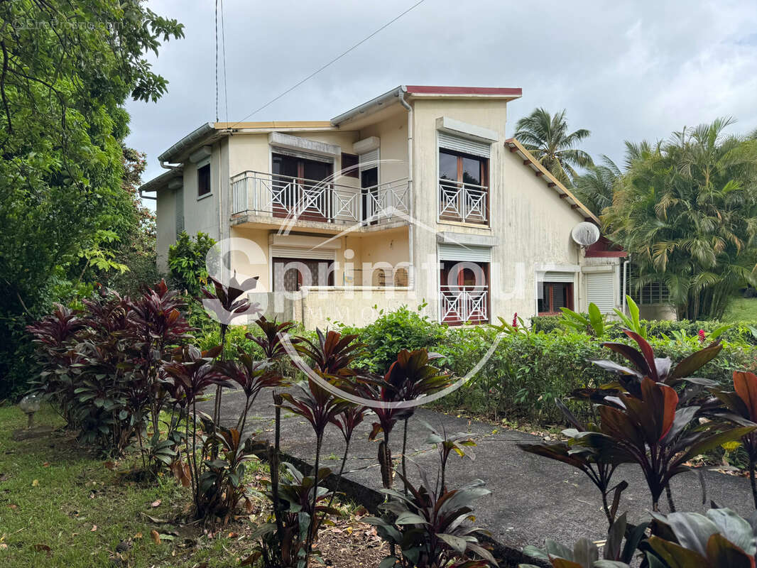 GOURBEYRE, villa T5 avec terrasse , double garage sur un grand terrain - photo 19