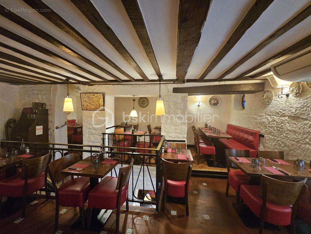 Commerce à PARIS-9E