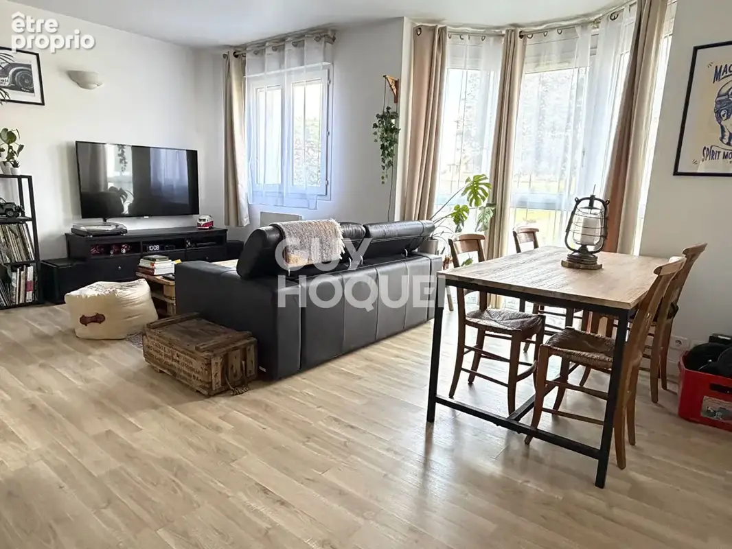 Appartement à LE COUDRAY-MONTCEAUX