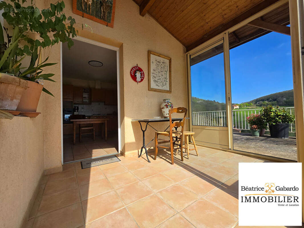 Maison Sainte-Paule 3 pièce(s) 103m² - photo 2