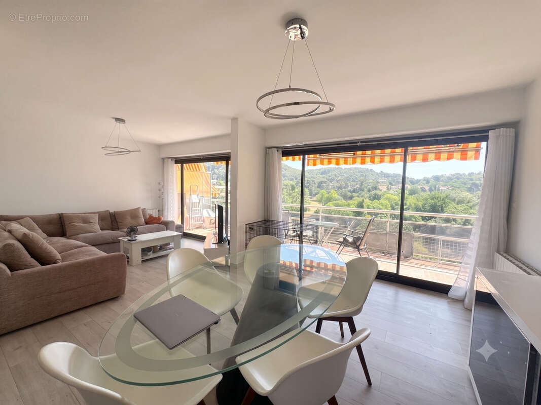 Aix en Provence, LA TORSE, appartement de type T3/4 de 76m2 avec ascenseur, gardien et piscine - photo 3