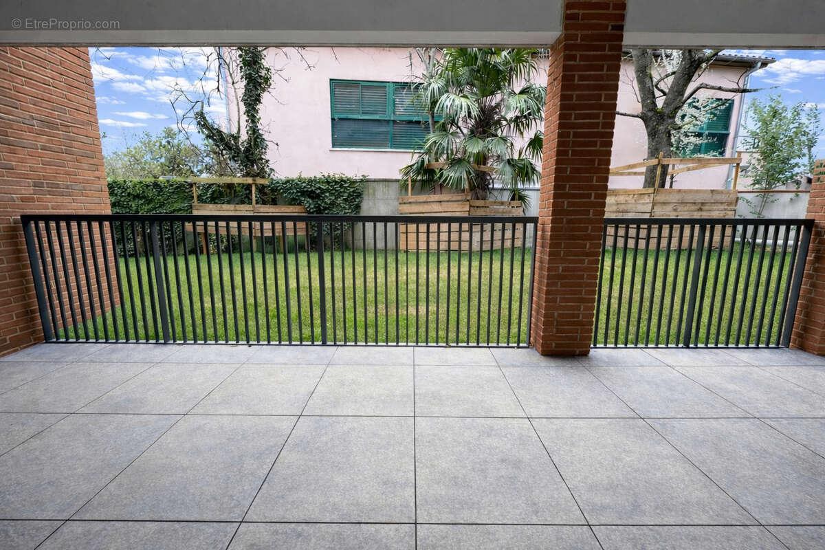 Appartement 2 pièces de 40m² + 14m² de Terrasse + Parking sous-sol ! Cote Pavée - photo 3