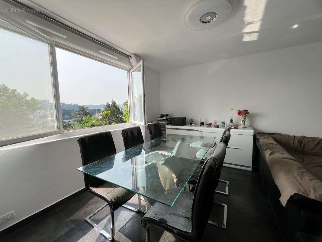 Appartement à LYON-9E