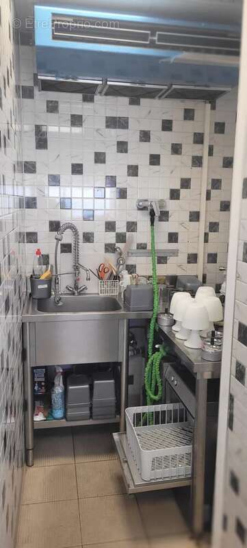 Commerce à SAINT-LAURENT-DU-VAR