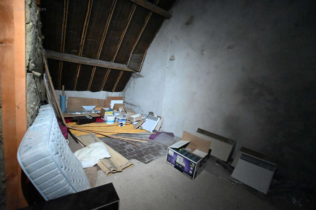 Commerce à QUARRE-LES-TOMBES