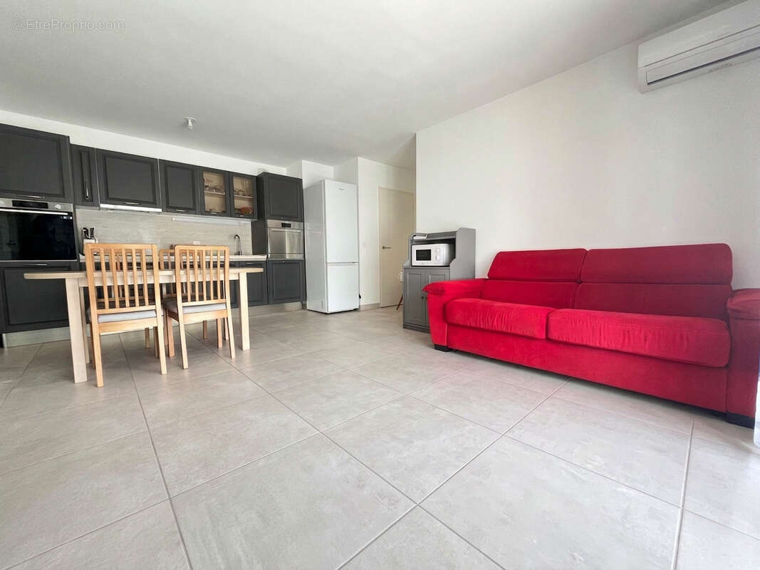 Appartement à SAINT-LAURENT-DU-VAR