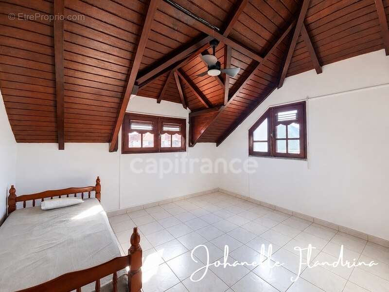 Les Abymes, Boisripeaux - Maison familiale 9 pièces de 230 m², sur 3 niveaux, garage, jardin - photo 21