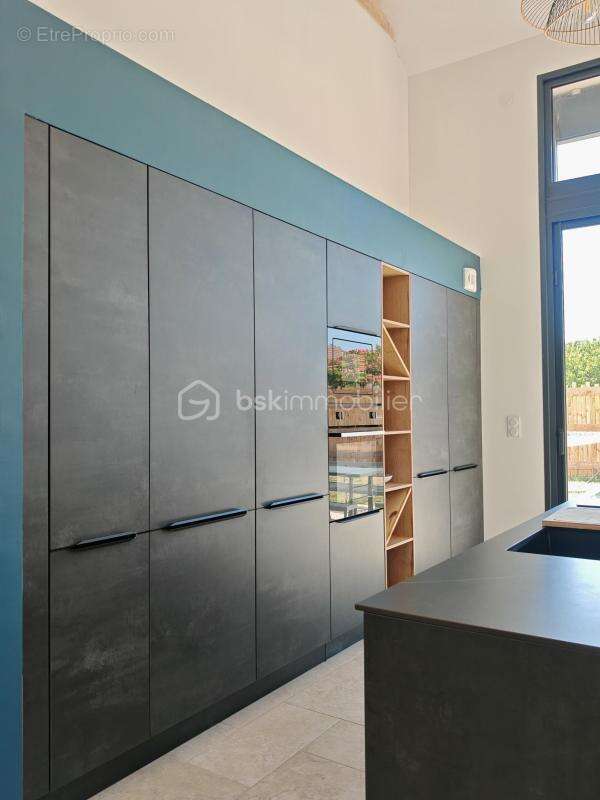 Maison contemporaine de plain-pied de 2023 – 5 chambres – Prestations haut de gamme – Piscine avec nage à contre-courant - photo 5