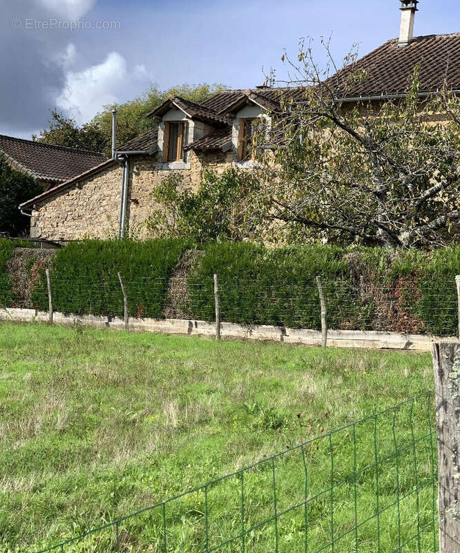 Maison à CHAMPS-ROMAIN