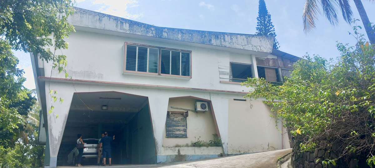 Maison à LES ABYMES